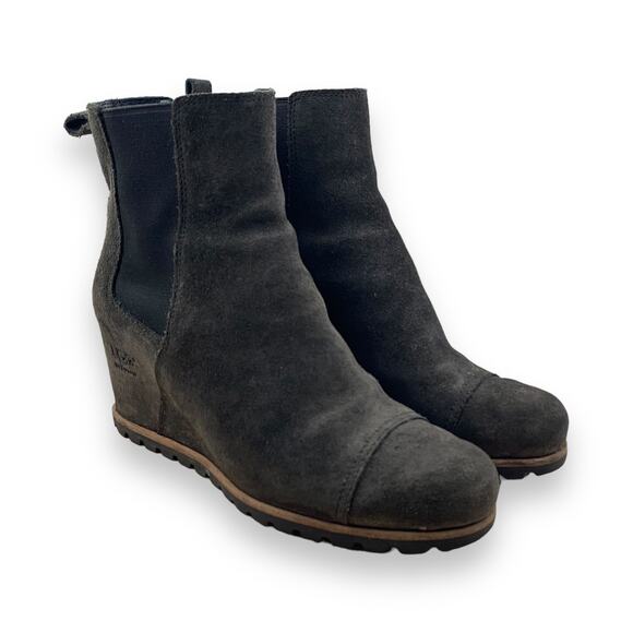 UGG Black Suede Pax Chelsea Wedge Waterproof Boot - Picture 1 of 12